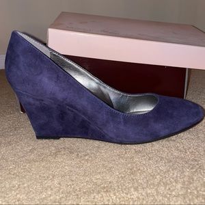 Bandolino Navy Suede Wedges